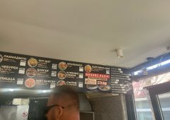 Кафе «Doner Box», Севастополь,  площадь 300-летия Российского Флота,  4/1
