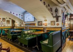Ресторан, спорт-бар, кафе, доставка «Beer House», Санкт-Петербург,  Невский проспект,  20