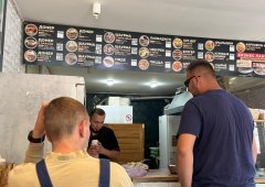 Кафе «Doner Box», Севастополь,  площадь 300-летия Российского Флота,  4/1