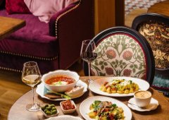 Ресторан «Чин Чин!», Санкт-Петербург,  улица Александра Матросова,  1 ст1