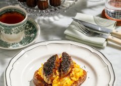 Ресторан, бар «Frantsuza Bistrot», Санкт-Петербург,  набережная Адмирала Лазарева,  22 ст1