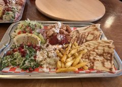 Кафе «Ист!», Казань,  улица Шигабутдина Марджани,  18