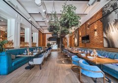 Ресторан, бар, кафе, ночной клуб, банкетный зал, караоке-бар «Level Kitchen&Bar», Казань,  Кремлёвская улица,  21